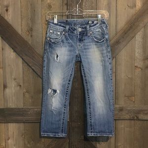 Miss Me Distressed Capri Jeans EUC